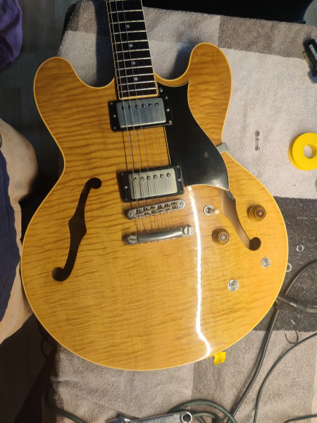 hartmut_gitarre.jpg hartmut_gitarre.jpg